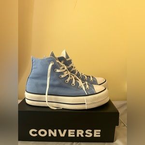 Royal Pulse/Black/White Women’s high top platform converse